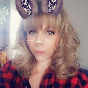 Meet your Posher, Leigh